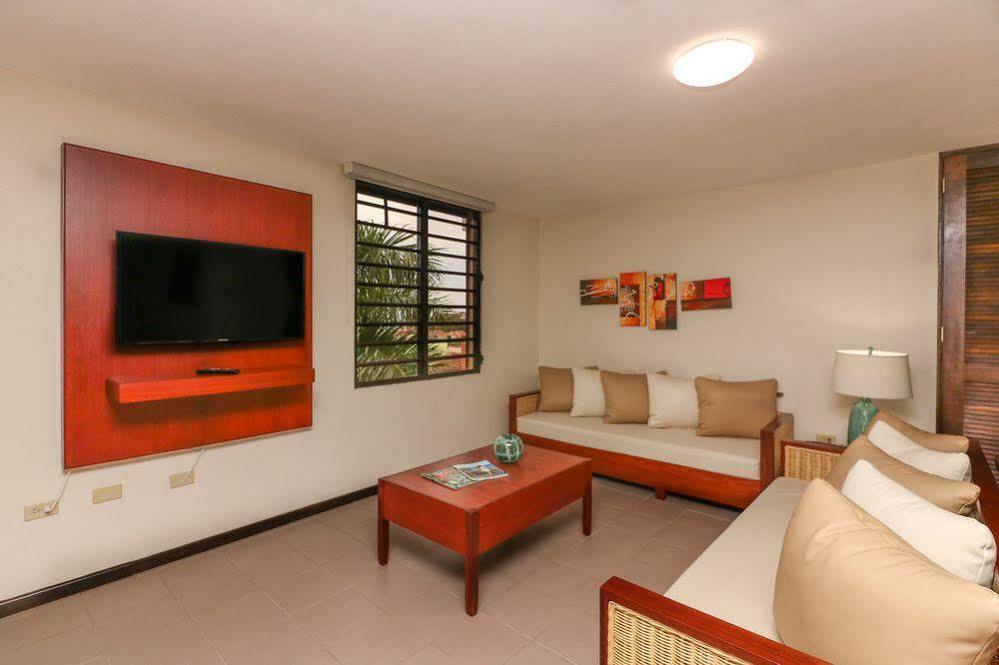 The Plaza Suites Humacao Esterno foto