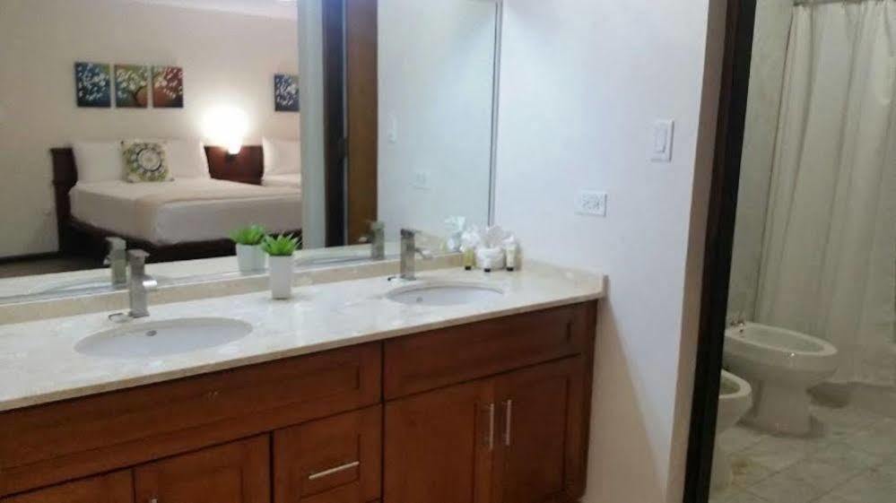 The Plaza Suites Humacao Esterno foto